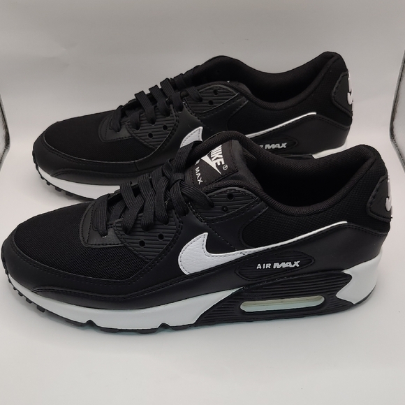 NEW Nike Air Max 90 Women's Sneakers - Black/White Size Women's 10 Men's 8.5 - Picture 1 of 10